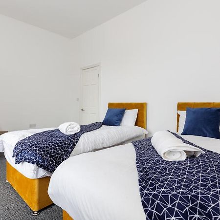 Clayton House - Spacious Home Near Etihad Stadium Манчестър Екстериор снимка
