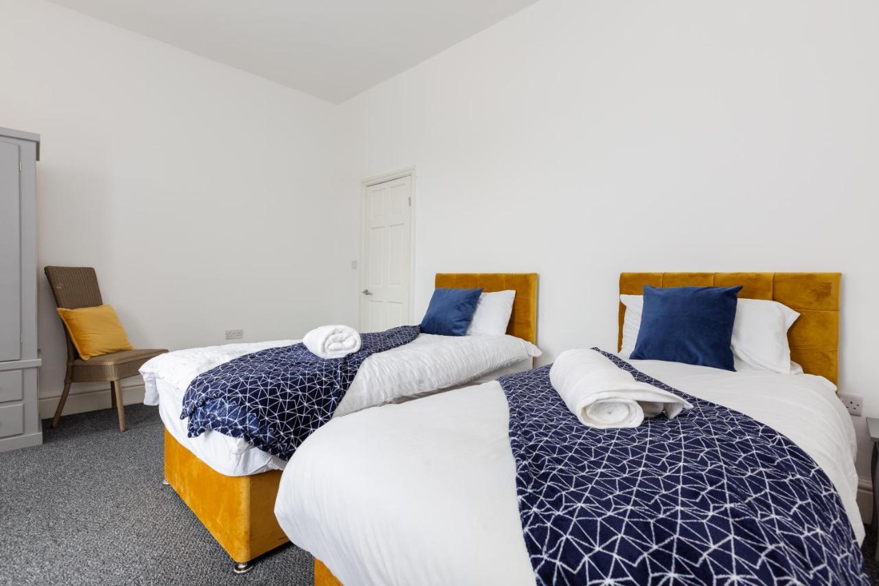 Clayton House - Spacious Home Near Etihad Stadium Манчестър Екстериор снимка