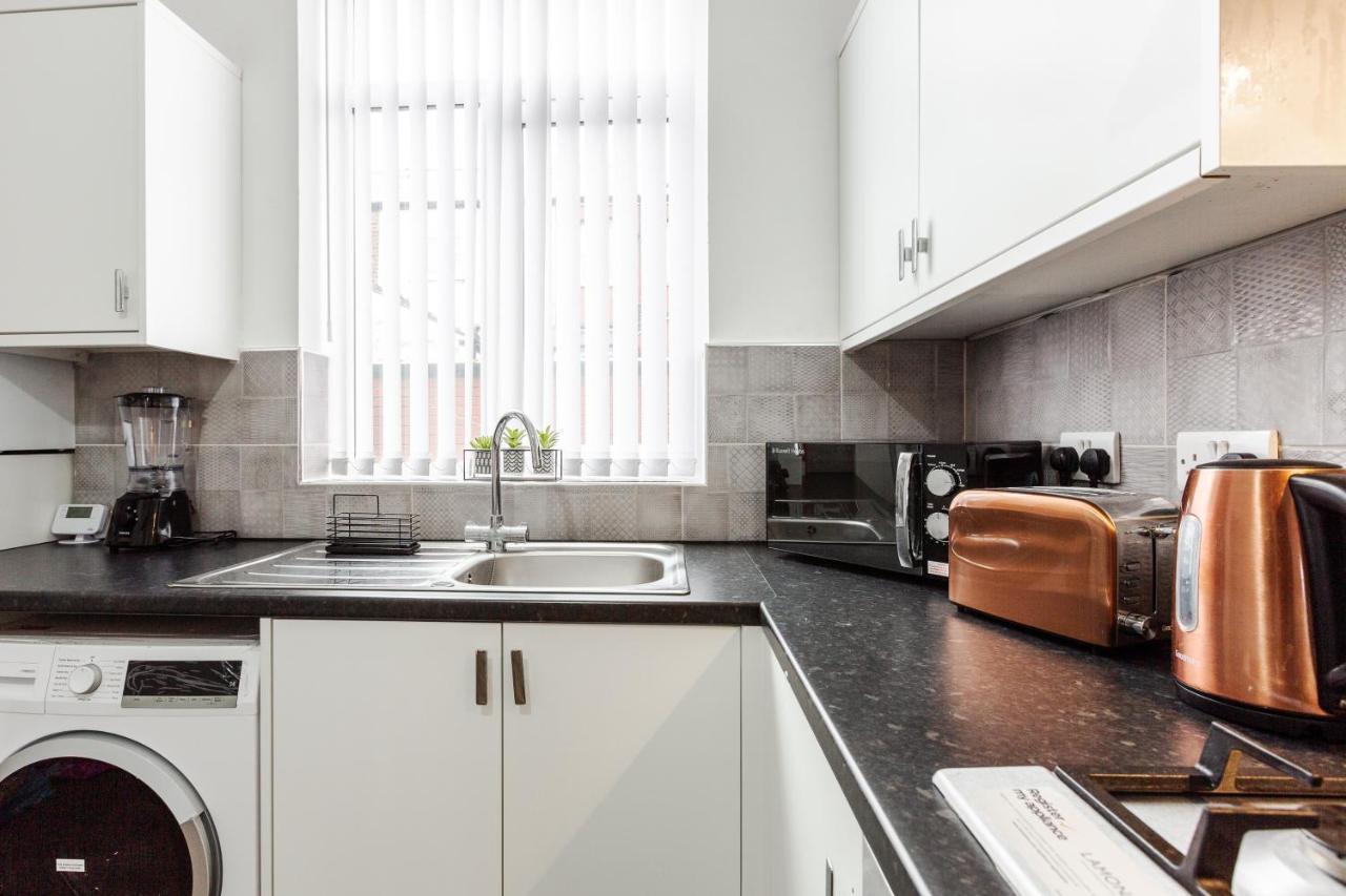 Clayton House - Spacious Home Near Etihad Stadium Манчестър Екстериор снимка