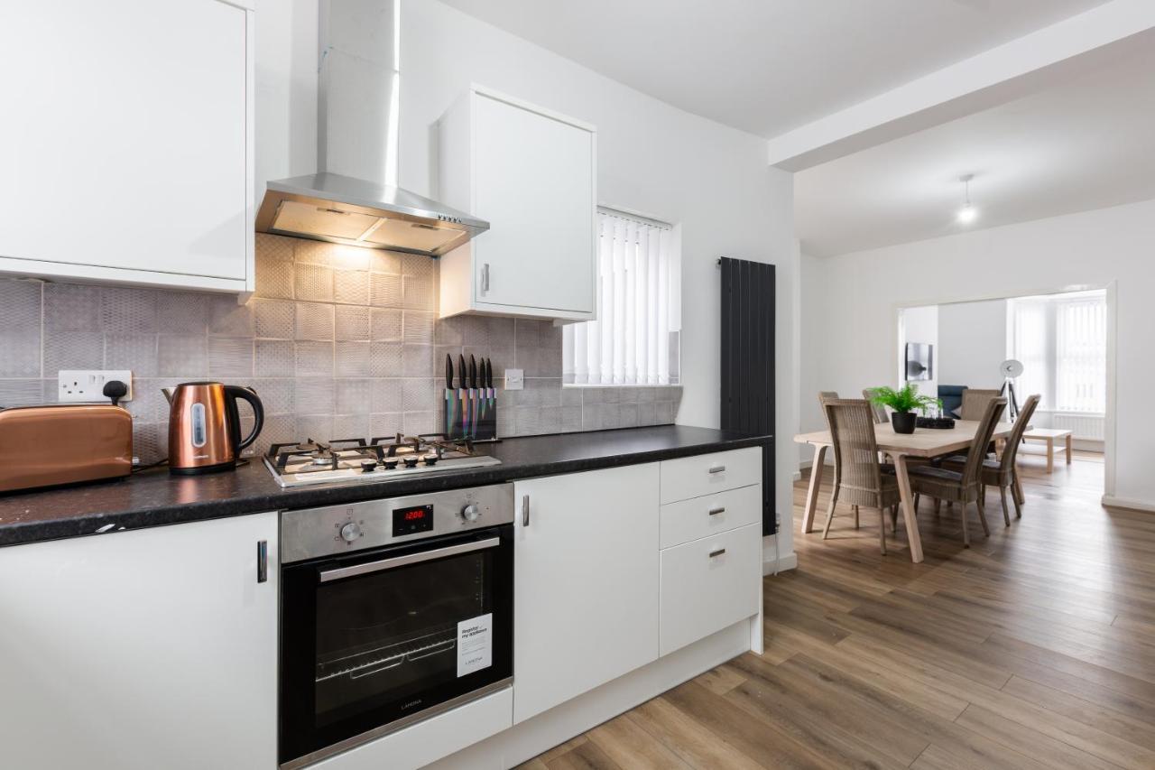 Clayton House - Spacious Home Near Etihad Stadium Манчестър Екстериор снимка
