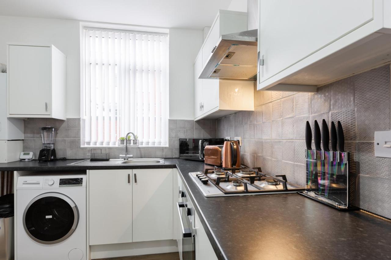 Clayton House - Spacious Home Near Etihad Stadium Манчестър Екстериор снимка