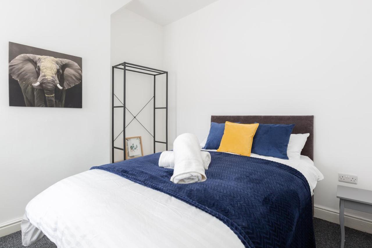 Clayton House - Spacious Home Near Etihad Stadium Манчестър Екстериор снимка